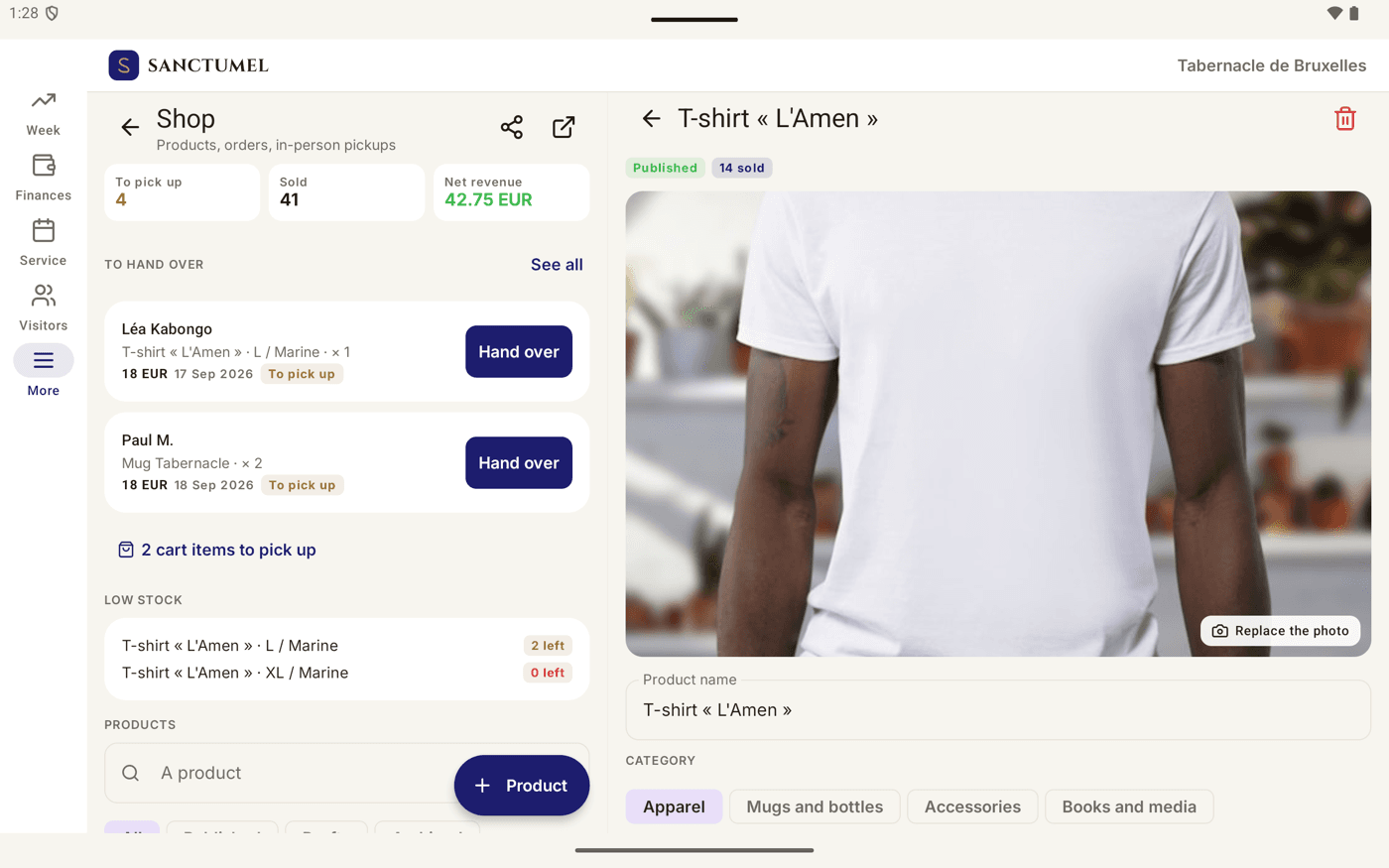 The church shop on a tablet: orders to hand over on the left, the product on the right